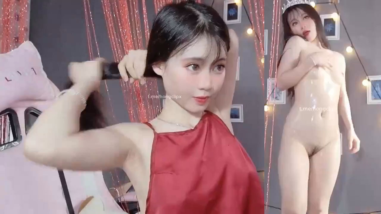 Leak ảnh gái xinh em Pi Ka nude khoe body mông cong gợi cảm body cực thon