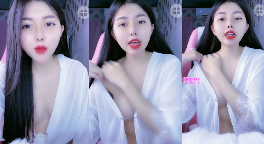 Clip bé Meo Meo mặc đồ ngủ thả rông vú gợi cảm live show sexy