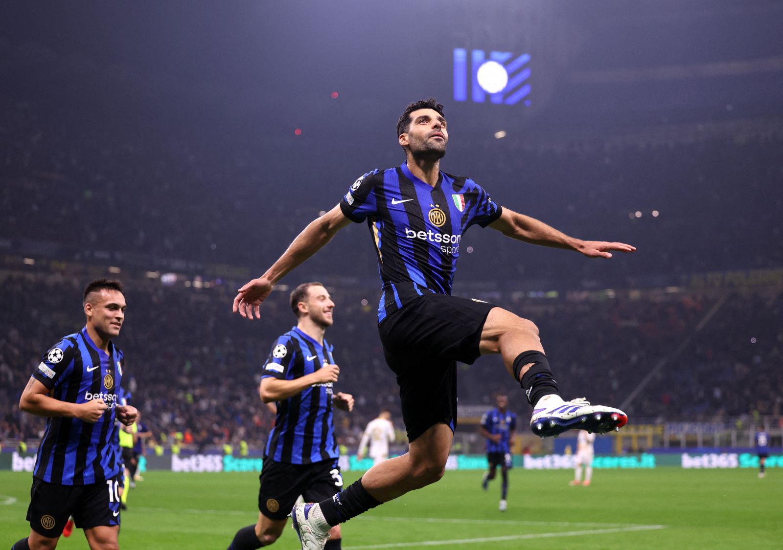 WATCH VIDEO Highlights Inter Milan 4-0 Crvena Zvezda 2024.10.01 All Goals, Video highlights Inter Milan 4-0 Crvena Zvezda, Clip Inter Milan 4-0 Crvena Zvezda all goals highlights, See live result Inter Milan 4-0 Crvena Zvezda, Inter Milan Full Goals Highlight, Crvena Zvezda Full Goals Highlight, Champions League Full Goals Highlight, UEFA Champions League Full Goals Highlights, Clip bóng đá Cúp C1 Châu Âu, Clip kết quả bóng đá Cúp C1 Châu Âu hôm nay