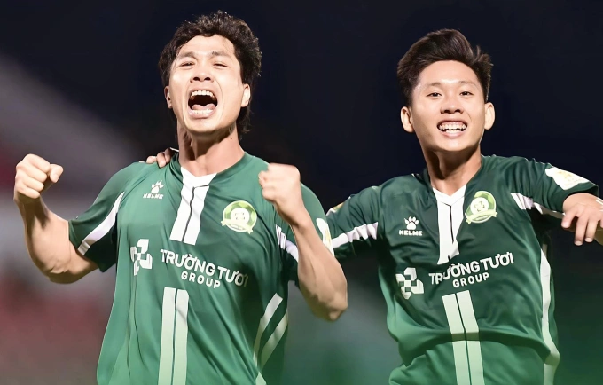 Trường Tươi Bình Phước 2-1 Hòa Bình (2025.04.20) Công Phương ghi 2 siêu phẩm từ đá phạt