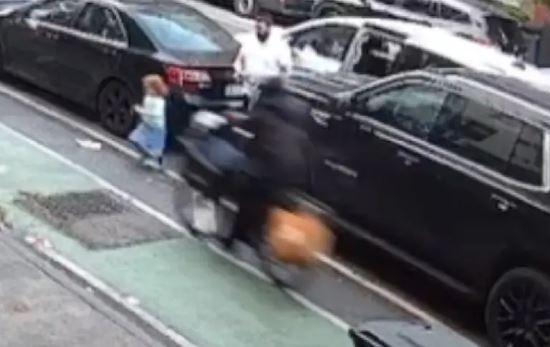 SHOCKING VIDEO shows moment e-bike slams into girl 3 in NYC bike lane