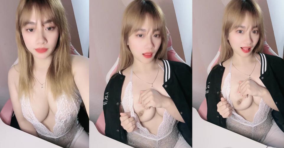 Clip gái xinh tóc vàng Layla_838 live vạch áo khoe ngực đẹp núm hồng