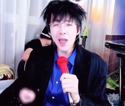 Clip Lưu Vũ Ninh FAN CUỒNG HKT hát Thêm Một Lần Đau CƯỜI ỈA LUÔN ==)))
