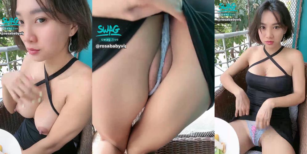 Clip Rosababy vip public ở quán cafe khi đang ăn sáng