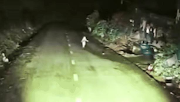Clip tài xế xe tải gặp cảnh Kinh Hoàng Rùng Mình trong đêm, Video clip giao thông, Giao thông quanh ta, Clip tin tức, Clip tin tức pháp luật