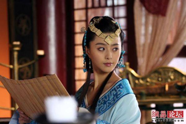 Bộ phim Bảng Phong Thần chủ yếu tập trung mất Đát Kỷ và thất bại tàn nhẫn của Trụ Vương, tại Đại Châu Võ Nương tôn sung Khương Tử Nha tương phụ, Trụ Vương đại bại Đồng Quan.Xem Phim Bảng Phong Thần 2007 Full HD BẢN ĐẸP Lồng Tiếng, Xem phim Phong Thần Bảng Phượng Minh Kỳ Sơn bản ĐẸP lồng tiếng, Xem phim Bảng Phong Thần lồng tiếng, Xem phim Bảng Phong Thần bản ĐẸP lồng tiếng, Xem phim Bảng Phong Thần Phạm Băng Băng, Xem trọn bộ phim Bảng Phong Thần lồng tiếng, Xem phim Bảng Phong Thần trọn bộ Online lồng tiếng, Phim cổ trang, Phim cổ trang đời đầu, Phim cổ trang kiếm hiệp đời đầu, Phim hay Phạm Băng Băng, Tuyển tập phim Phạm Băng Băng, Phim cấp 3 Phạm Băng Băng, Phim cổ trang TVB, Phim TVB, Phim bộ TVB