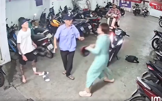 Clip nam thanh niên trêu chọc cô gái MMA và cái kết khiến dân mạng hả hê