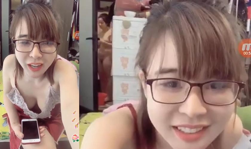 Clip gái xinh Bigo Live lộ hàng đang tắm truồng đã xinh lại còn hát hay