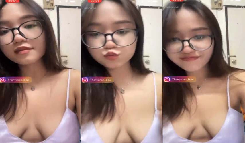 Hot girl Cute đeo kính cận Bigo Live khoe vú đẹp Hot girl Cute đeo kính cận Bigo Live khoe vú đẹp