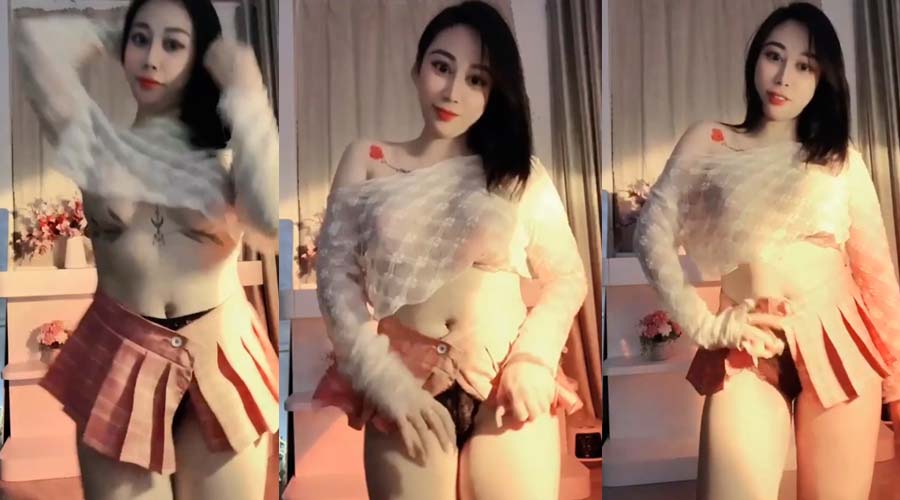 Clip Idol Ni Bigo Live sexy dance lộ chùm lông bím đen xì gợi tình Clip Idol Ni Bigo Live sexy dance lộ chùm lông bím đen xì gợi tình