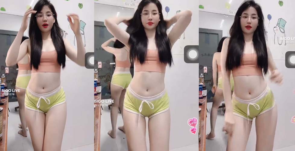 Bigo Live Linh Ngọc Đàm nhảy sexy háng rộng bím múp cực nứng