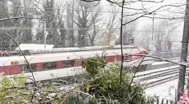 VIDEO Britain blanketed in snow as Met Office issues alert for UK areas
