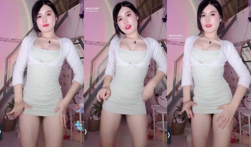 Gái xinh mới lớn vếu căng BIGO LIVE nhảy sexy lộ hàng