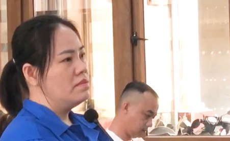 Tuyên án tử hình bị cáo Nguyễn Thị Bích Hồng đầu độc 4 người thân bằng Xyanua Tuyên án tử hình bị cáo Nguyễn Thị Bích Hồng đầu độc 4 người thân bằng Xyanua