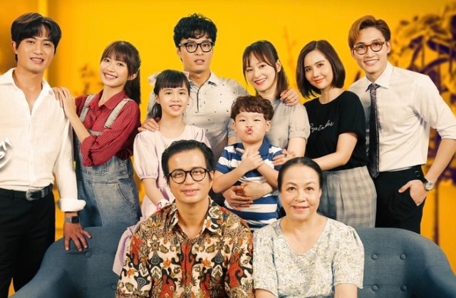 Bộ phim "Thương Ngày Nắng Về" là câu chuyện về Bà Nga, một người mẹ bán bún riêu, một mình gồng gánh nuôi ba cô con gái trưởng thành...Phim Thương Ngày Nắng Về 2021 Full HD Trọn Bộ BẢN ĐẸP, Phim Thương Ngày Nắng Về Full HD trọn bộ, Phim Thương Ngày Nắng Về BẢN ĐẸP trọn bộ, Phim Thương Ngày Nắng Về Full bộ Online, Phim hay gia đình Việt Nam, Phim gia đình Việt Nam, Phim Việt Nam xưa, Phim cũ Việt Nam, Phim thanh xuân Việt Nam, Phim Việt Nam, Phim hay về gia đình, Phim hay về cuộc sống gia đình, Phim về gia đình cảm động nhất, Doãn Quốc Đam, Huyền Lizzie, Hồng Đăng, Lan Phương, Ngọc Huyền, NSND Lan Hương, NSND Minh Hòa, NSƯT Bá Anh, NSƯT Thanh Quý, NSƯT Trung Anh, Đình Tú