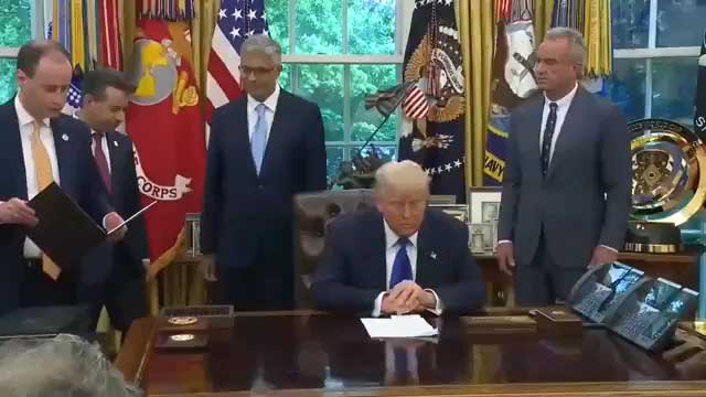 THIS IS WILD President Trump just shocked the entire scientific world. He officially signed an Executive Order shutting down the dangerous gain-of-function madness that helped unleash global chaos. TRUMP SHUTS DOWN Gain-of-Function Research - Scientific World SHOCKED, Trump Signs Executive Order Ending Gain-of-Function Experiments, THIS IS WILD: Trump Ends Gain-of-Function Research With One Signature, Trump Bans Gain-of-Function Research Fauci Backlash Explodes, Trump Signs Executive Order Halting Gain-of-Function Research, Trump Ends Gain-of-Function Research - Do You Support This Move, News hot today, US today news, Post news hot today, US news video today, Shock news today, Today news Video, Hot news today, Latest today news video, US news today, Hot news today on the world, Breaking news today, Breaking news video