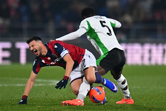 Bologna and Sassuolo played to a draw, with Tarik Muharemovic equalizing after Giovanni Fabbian's opening goal. WATCH Bologna 1-1 Sassuolo Full Highlights Extended 2025.12.28, Serie A Full Goals Highlight, Serie A Highlight, Video Bologna 1-1 Sassuolo Highlights, Bologna Full Goals Highlight, Sassuolo Full Goals Highlight, Clip bóng đá Ý, Clip kết quả bóng đá Ý Italia hôm nay, Latest Football Highlights, Latest Football Full Highlights, Result Football Today 2025-12-28, Kết quả bóng đá hôm nay 2025-12-28