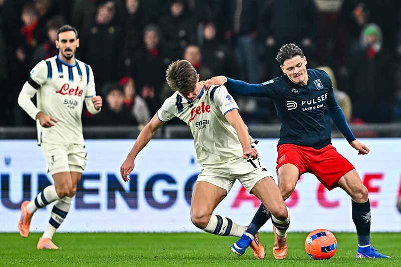 Cuối cùng, Atalanta đã phá vỡ được sự kháng cự của Genoa ở những phút bù giờ cuối cùng, với bàn thắng quyết định đầy kịch tính của Isak Hien ở phút 90+4, mang về chiến thắng 1-0 đầy khó khăn sau một đêm dài đầy thất vọng. Watch Genoa 0-1 Atalanta Full Extended Highlights 2025.12.21, Video Genoa 0-1 Atalanta Highlights, Serie A Highlight, Serie A Full Goals Highlight, Genoa Full Goals Highlight, Atalanta Goals Highlights, Latest Football Highlights, Latest Football Full Highlights, Result Football Today 2025-12-21, Kết quả bóng đá hôm nay 2025-12-21, Clip bóng đá Ý, Clip kết quả bóng đá Ý Italia hôm nay