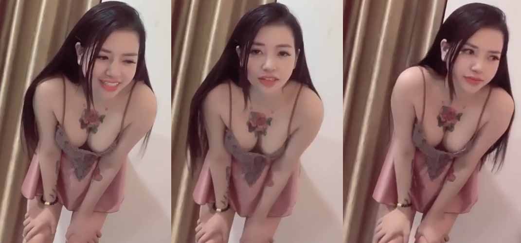 Gái xinh Bigo Live khoe vú đẹp xăm hình quyến rũ