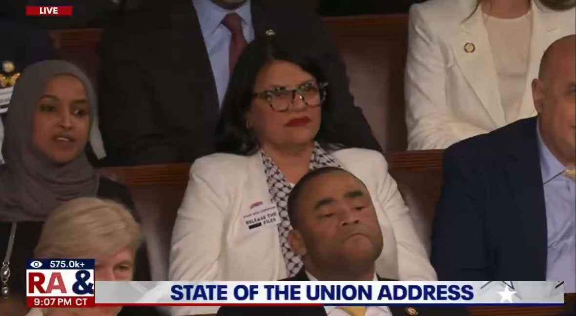 A State of the Union moment sparked debate after Trump made a statement on immigration and Congress responded with a divided reaction. State of the Union, Trump immigration speech, Congress reaction, US immigration policy, Political debate moment, Capitol Hill news, US border policy, Presidential address, Divided Congress, Immigration reform debate, US political analysis, Historic SOTU moments, State of the Union Moment: Trump Calls on Congress During Immigration Debate, State of the Union Exchange on Immigration Sparks Reaction in Congress, Trump’s Immigration Statement at State of the Union Draws Divided Response, State of the Union Trump immigration speech, Breaking world news, Breaking news America, Breaking news USA, Breaking political news, Breaking news protest, Donald Trump breaking news, Breaking news today, Breaking news video, Breaking Middle East news, US news today, US news video today, US today news