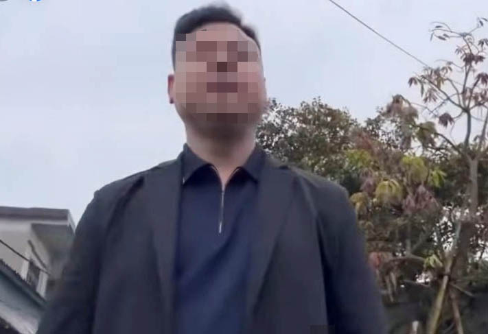 Full Clip người đàn ông ở Hà Tĩnh đỗ xe chắn đường khoe quan hệ rộng, Video toàn cảnh vụ việc tài xế đỗ ô tô chắn ngõ ngày Tết ở Hà Tĩnh, Full clip hot người đàn ông ở Hà Tĩnh, Clip tin tức, Clip tin tức pháp luật, Clip trend hot nhất hôm nay, Clip hot trend trên Facebook hôm nay, Clip trend, Clip tai nạn giao thông, Video clip giao thông, Giao thông quanh ta