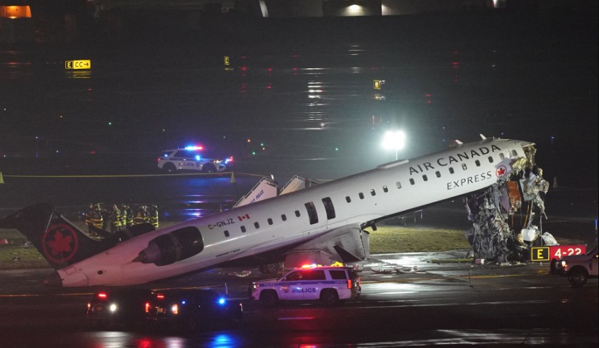 BREAKING Air Canada Jet Collides with Rescue Truck at LaGuardia, Leaving Multiple Officers Seriously Injured