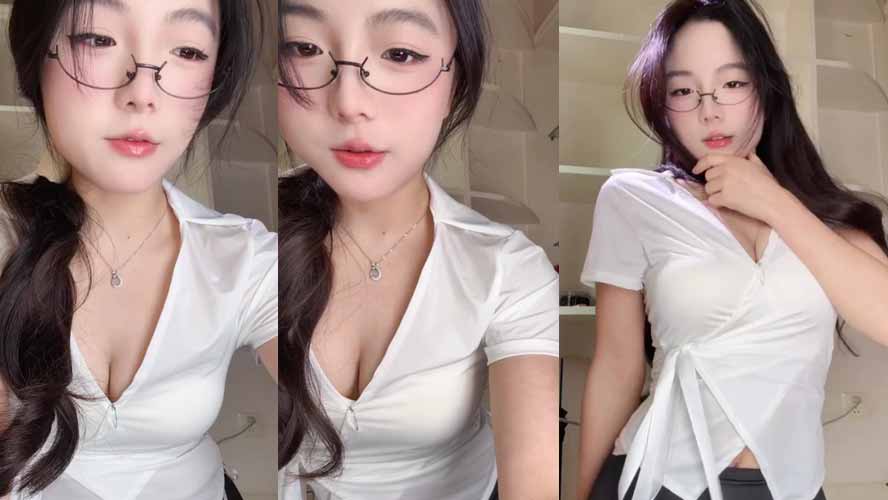 Clip hot girl Kang Kang idol Bigo Live đẹp như MC truyền hình