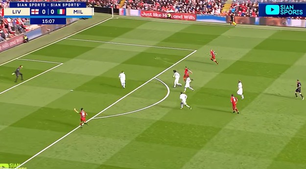 Liverpool Legends Reunion! Steven Gerrard Leads an Insane Match Like a Champions League Final