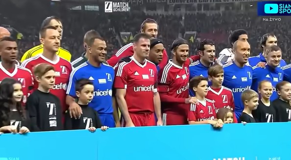 Ronaldinho & David Beckham GO CRAZY in Charity Match - Legendary Skills & Magic Moments!