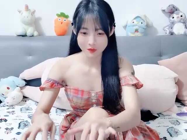 Clip hot girl gái ngoan xinh yêu livestream tâm sự đêm khuya