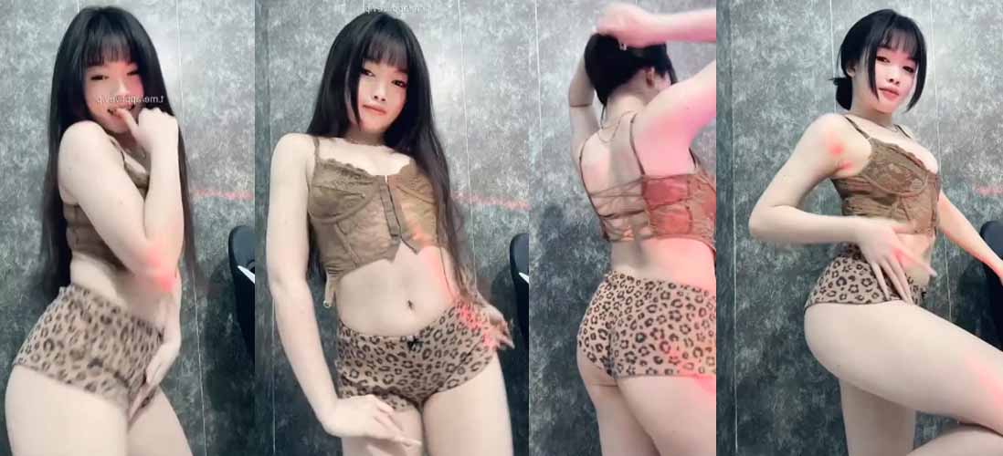 Hot girl LLinh98 Bigo Live Sexy Dance Bikini