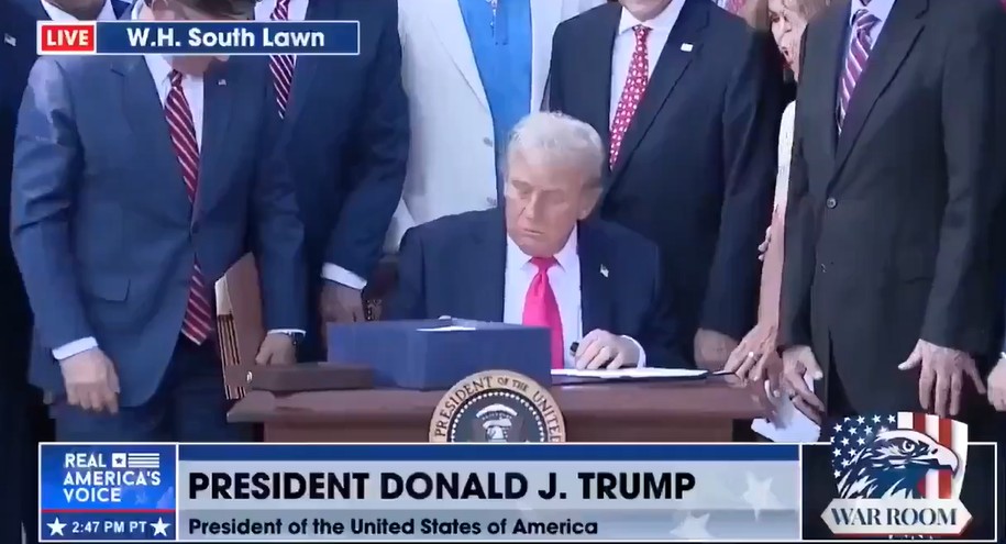 Trump Stimulus Plan 2.5 Trillion, U.S. Economic Stimulus Package 2026, Donald Trump Economic Policy Update, U.S. Liquidity Injection Impact Markets, Federal Stimulus Effects On Stock Market, U.S. Fiscal Policy Expansion Analysis, American Economy Stimulus News Today, Market Reaction To Government Spending Increase, U.S. Dollar Liquidity And Inflation Outlook, Wall Street Response To Stimulus Package, Economic Growth After Stimulus Injection, Federal Spending Impact On Financial Markets, U.S. Economy Recovery Plan Explained, Trump Administration Fiscal Policy Analysis, Large Scale Stimulus Effects On Inflation, Breaking news today, Breaking news USA, Breaking news America, Donald Trump breaking news, Breaking world news, Breaking political news, Breaking news video, Breaking news protest