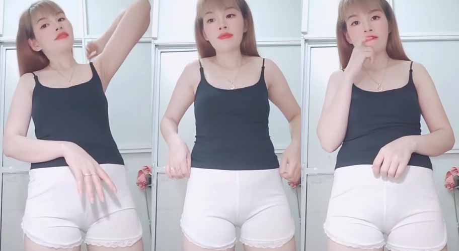 Clip gái xinh Bigo Live Hot bướm múp lần đầu Live Stream