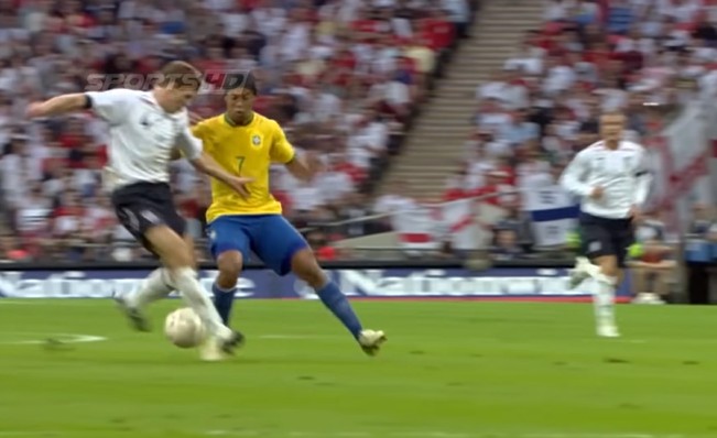 Video Full Compilation HD Top 10 Greatest Dribblers in Football History | Messi, Ronaldinho, Neymar & More ⚽⚽⚽
