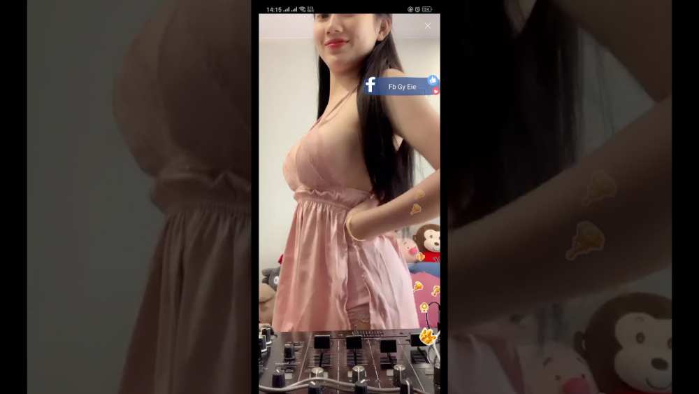 Clip girl cute Suka TYHD Bigo Live Sexy váy ngắn lộ hàng