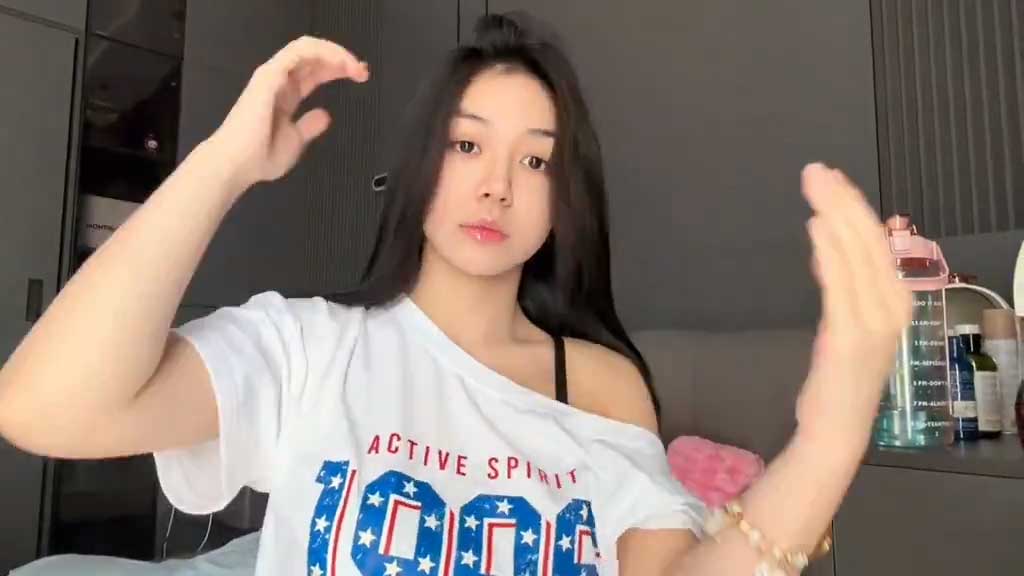 Clip hot girl live stream 2026 Tran Ha Linh