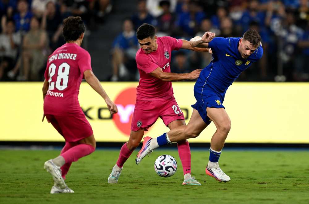 Saksikan highlights Johor DT vs Chelsea dalam pertandingan persahabatan 2026. Nikmati cuplikan pertandingan lengkap dalam kualitas Full HD. Johor DT vs Chelsea cuplikan, cuplikan Johor DT vs Chelsea, Nonton Johor DT vs Chelsea Highlights Full HD Cuplikan Pertandingan 2026, See Johor DT vs Chelsea Full Replay, Johor DT Full Goals Highlights, Chelsea Full Goals Highlight, Latest Football Highlights, Latest Football Full Highlights, Video Highlight Bola Hari Ini, Video Highlight Bola, Video Highlight Bola Tadi Malam, Video Bola Highlight Liga Champions, Kết quả bóng đá hôm nay 2026-08-09, Result Football Today 2026-08-09, Cuplikan Pertandingan Friendly 2026
