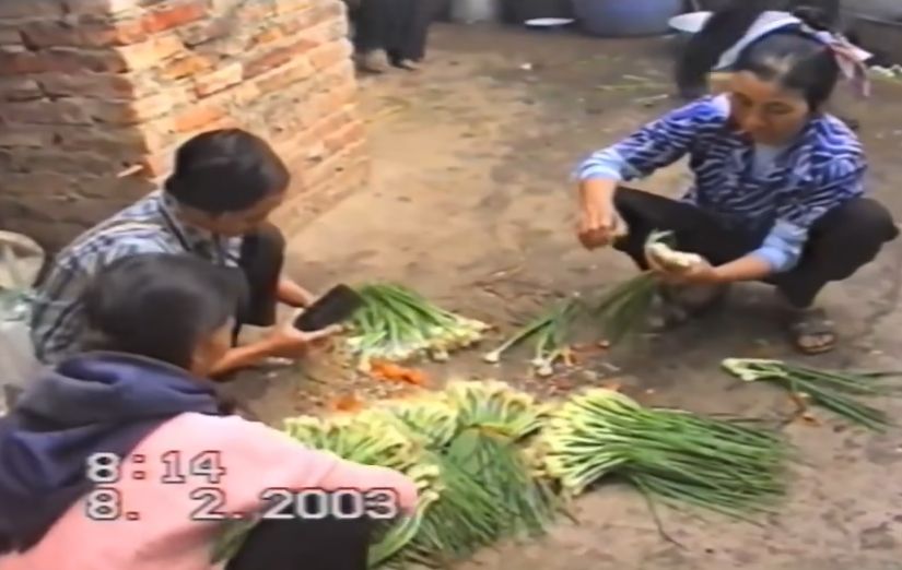 Clip ký ức tuổi thơ xưa - Bữa cỗ ở làng quê miền Bắc những năm thập niên 90