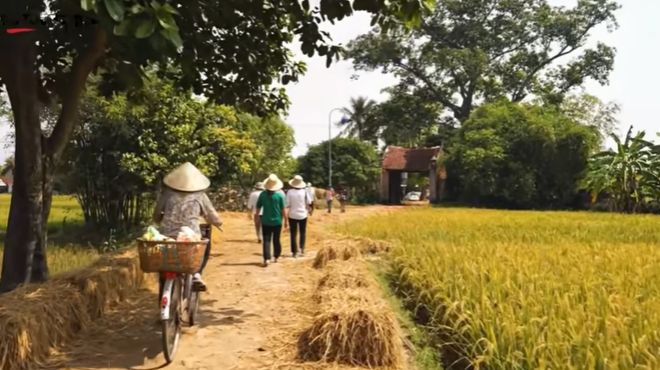 KÝ ỨC TUỔI THƠ XƯA: CÂY ĐA, BẾN NƯỚC, SÂN ĐÌNH của làng quê Miền Bắc Việt Nam những năm 90