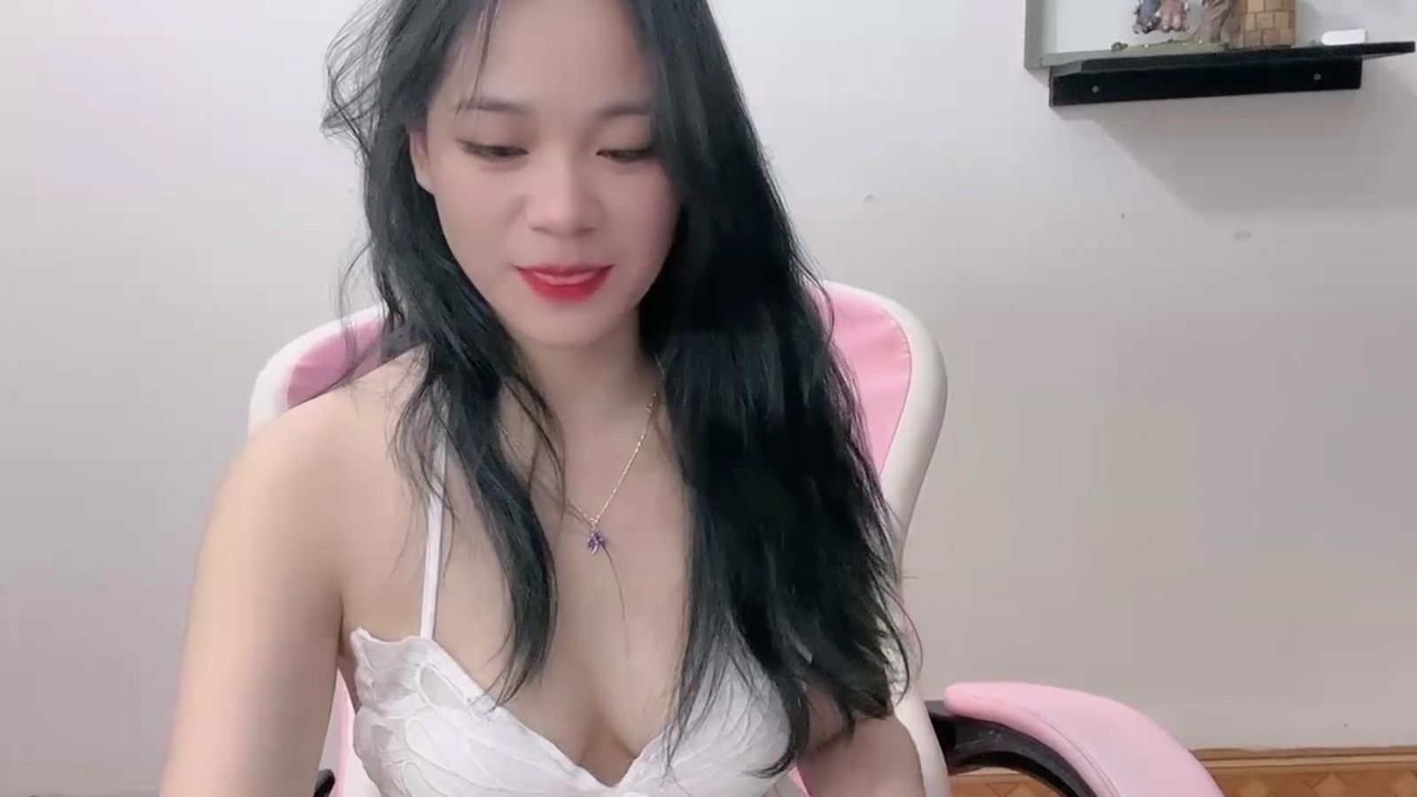 Clip Luna 2K show stripchat khoe hàng đẹp ngực khủng