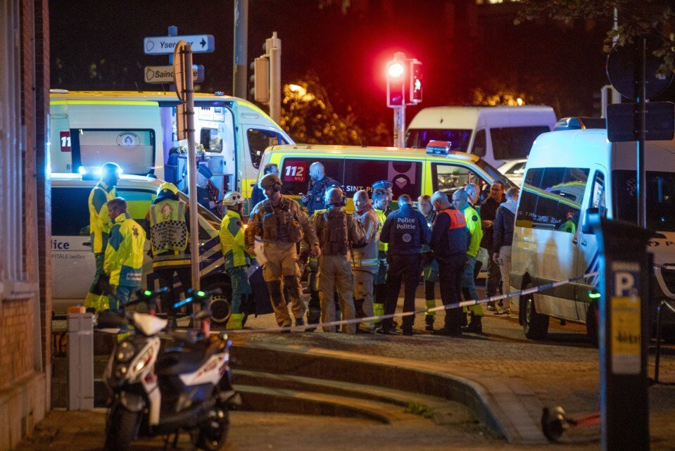 Bỉ 1-1 Thụy Điển, Two people have been shot dead in central Brussels, Clip Brussels Belgium, Two Swedish nationals were shot dead in Brussels late Monday by a suspect who remains at large, Gunman Kills 2 Swedes In Brussels, Frances Macron Calls It Islamist Attack, Belgium 1-1 Sweden, Euro qualifier match against Belgium this evening in the capital
