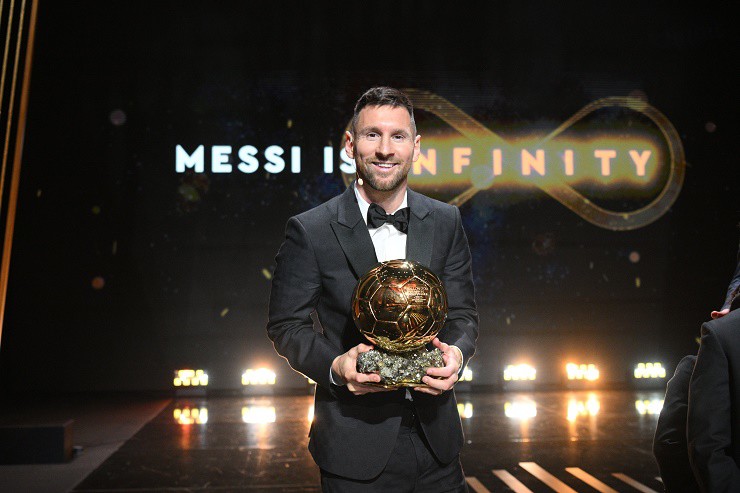 Clip Messi nhận Quả Bóng Vàng thứ 8 trong sự nghiệp Kỷ Lục vô tiền khoáng hậu