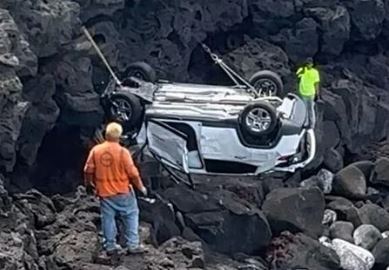 Clip Canadian tourist survives after plunging off Big Island cliff being swept out to sea, Clip A Canadian tourist miraculously survived after plunging off a cliff on the Big Island and being swept out to sea, HOT VIDEO A Canadian tourist miraculously survived after plunging off a cliff on the Big Island and being swept out to sea, Shocking news video, Shocking news video today, India shocking news, Shock news video Hamas, Shock news today