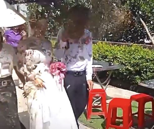 [Hà Tĩnh] Clip cô dâu chú rể bị Tạt Chất Bẩn đầy người trong ngày cưới