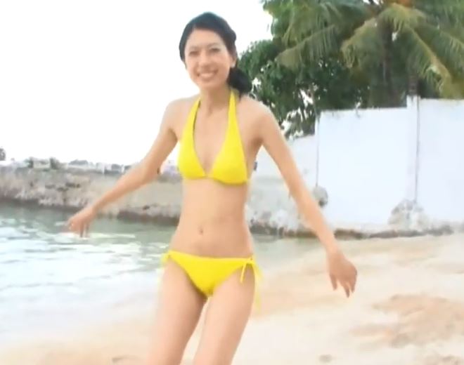 Clip Gái Xinh Bikini Bãi Biển CỰC XINH và Cute