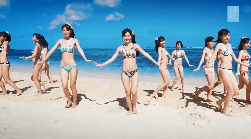 Clip Rừng Gái Xinh Bikini Nhật Bản Gợi Cảm Khó Cưỡng