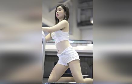 Clip gái xinh Hàn Quốc CỰC XINH lộ bím không mặc quần lót