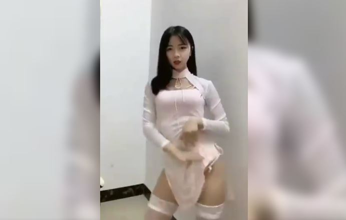 Clip hot girl cute Việt Nam nhảy sexy dance gợi tình